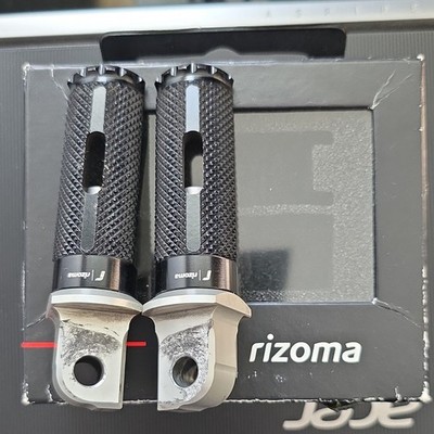 Rizoma  Fußrasten PE614 mit Adapter PE693-02
