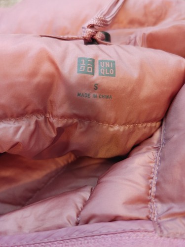 Uniqlo Size S Ultra Light Down Vest Pink Women Lightweight Quilted EUC Uniqlo Ul - Picture 3 of 5