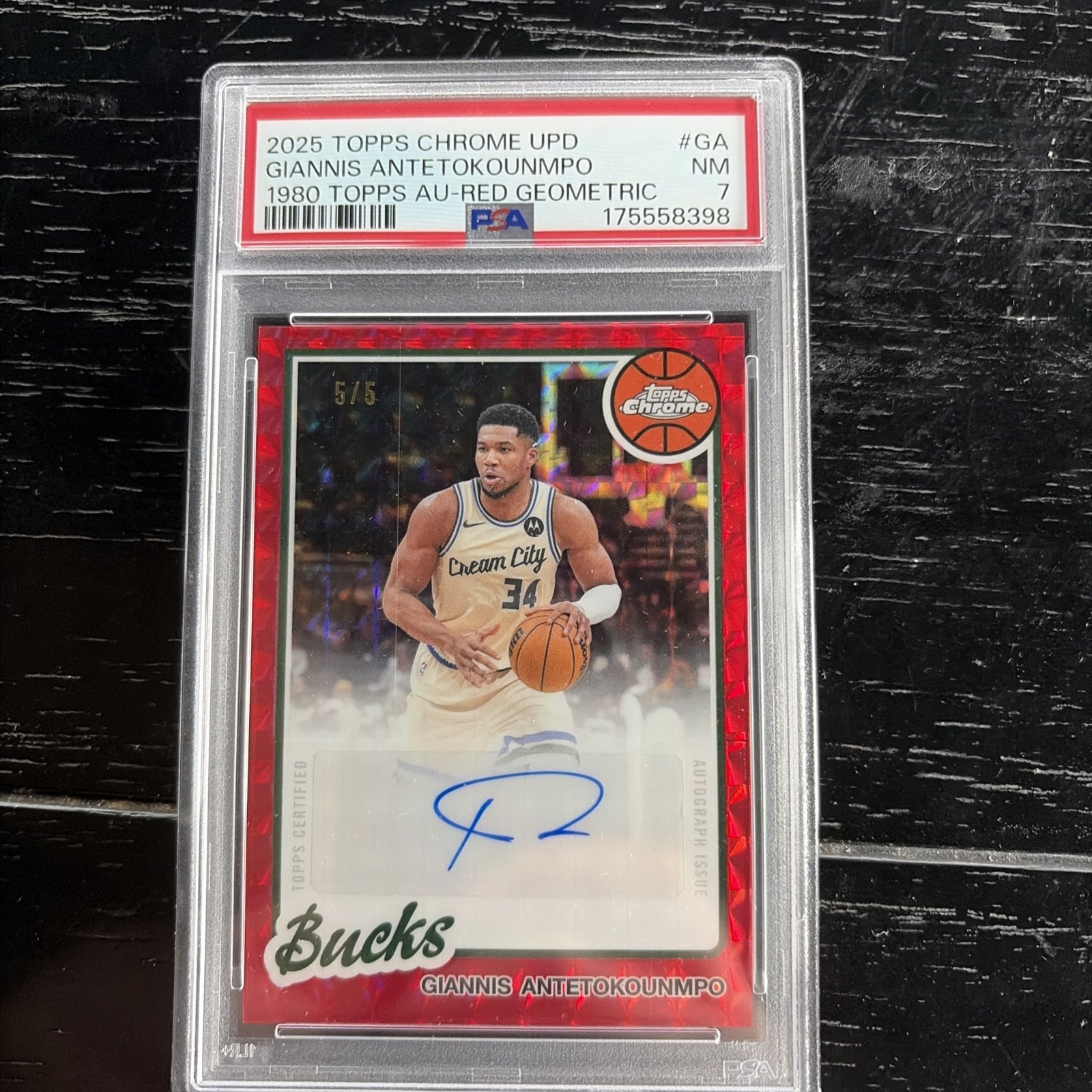 2025 Topps Chrome update  Giannis Antekokounmpo 1980 red geometric auto 5/5