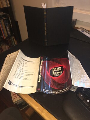 BLACK HOLES IN SPACE Patrick Moore & Oain Nicolson 1976 hcdj 