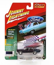 2017 JOHNNY LIGHTNING 1966 FORD FAIRLANE 500 SEDAN CLASSIC GOLD COLLECTION 1:64