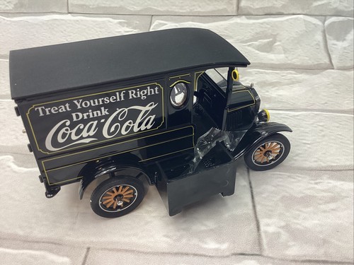 1925 COCA-COLA FORD MODEL T DELIVERY TRUCK DANBURY MINT DIECAST 1:24 & DISPLAY - Picture 9 of 16