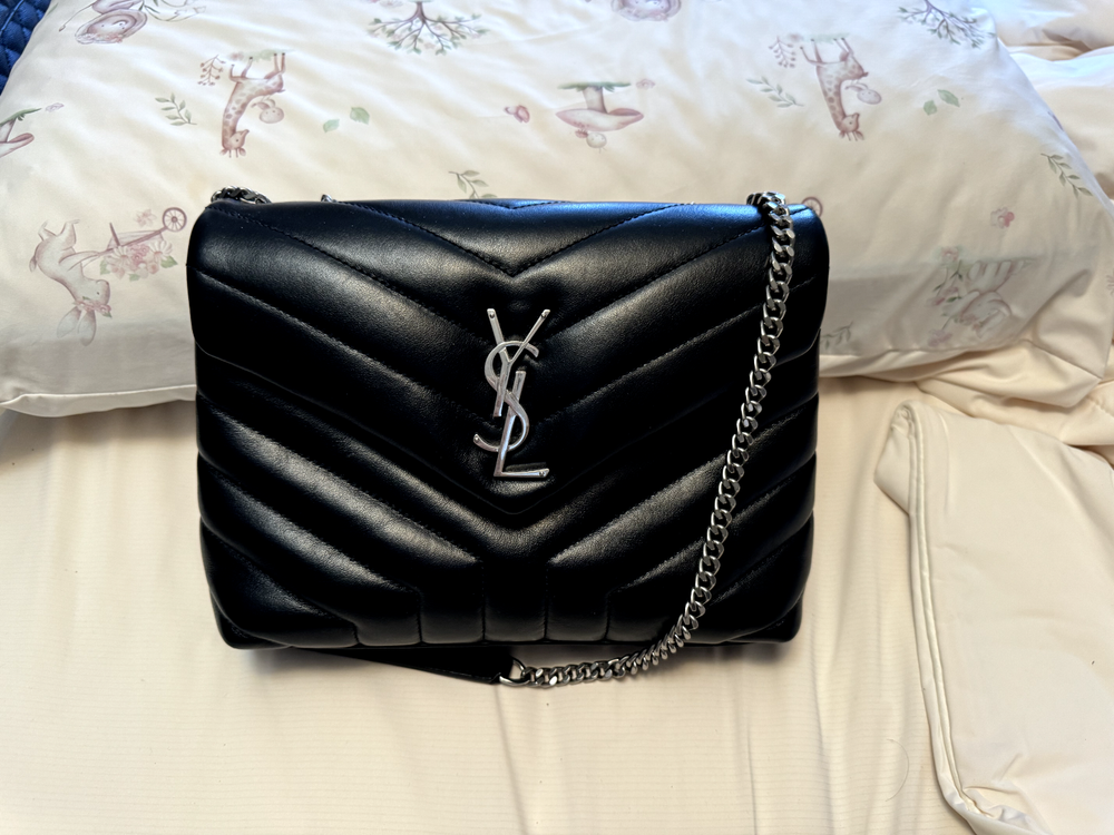 100% AUTHENTIC YSL Yves Saint Laurent Black Leather LouLou  Small Purse
