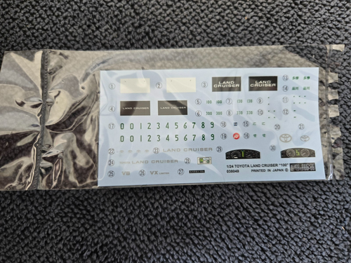 Original Toyota Land Cruiser VX Model Kit 1/24 Fujimi #ID-132 2009 - 第 13/17 張圖片