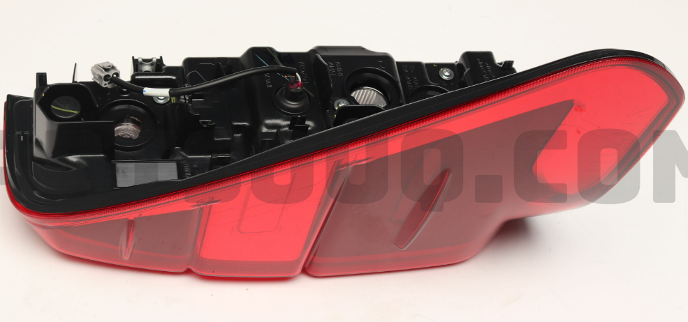 TOYOTA HILUX MK8 REAR RIGHT REAR LIGHT 815510K430 NEW GENUINE