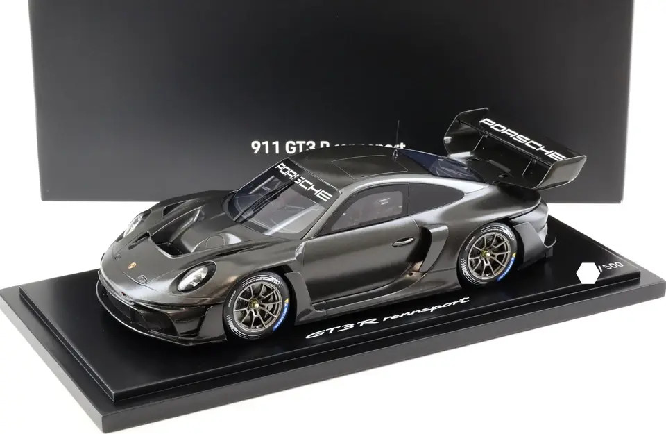Spark 1 18 Porsche 911 GT3 R Racing Black Dealer ver Ltd 500 pcs