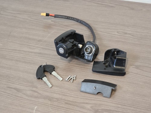 Juiced RipCurrent S oberes und unteres Batteriedock mit 2 Schlüsseln