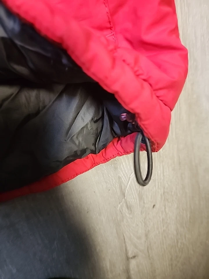 Мужской жилет Bench Puffer красный на молнии средний размер - Изображение 4 из 4