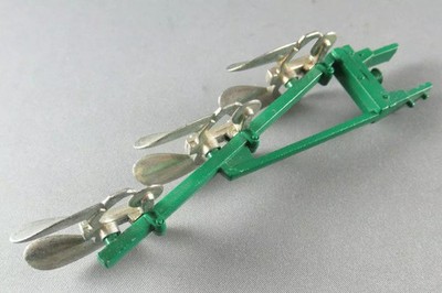 Britains - Agricultural - Equipment Long Plough with 3 Socs (ref 9546)