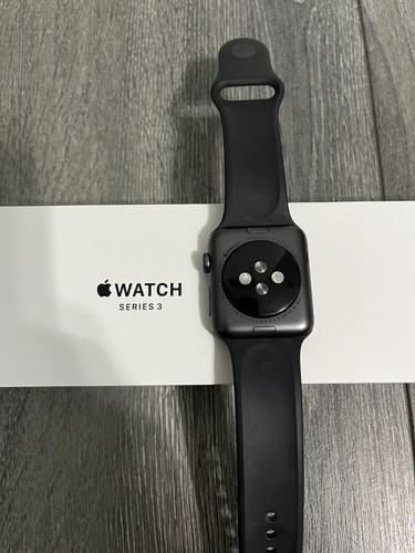 Apple Watch Series 3 42mm Aluminium Case with Sports Band - Space Gray/Black - Photo 2 sur 4