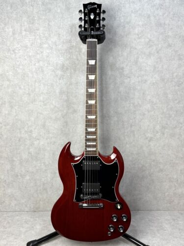 Gibson SG Standard 2024 Chitarra elettrica rossa con custodia rigida - Foto 2 di 9