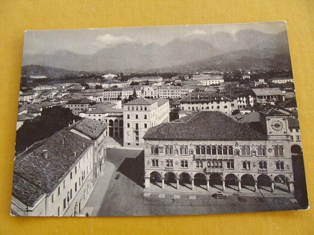 Foto 1 di 2