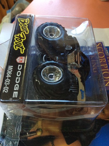 Muscle Machines THE SCORPION KING Bear Foot Dodge monster truck 1:64 Scale - Picture 3 of 3