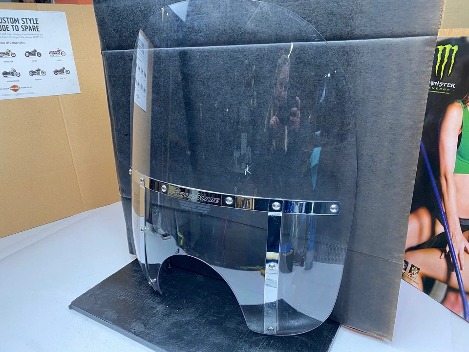 National Cycle 19 3/4 in. 2-Up Switchblade Windshield - Image 4 of 4