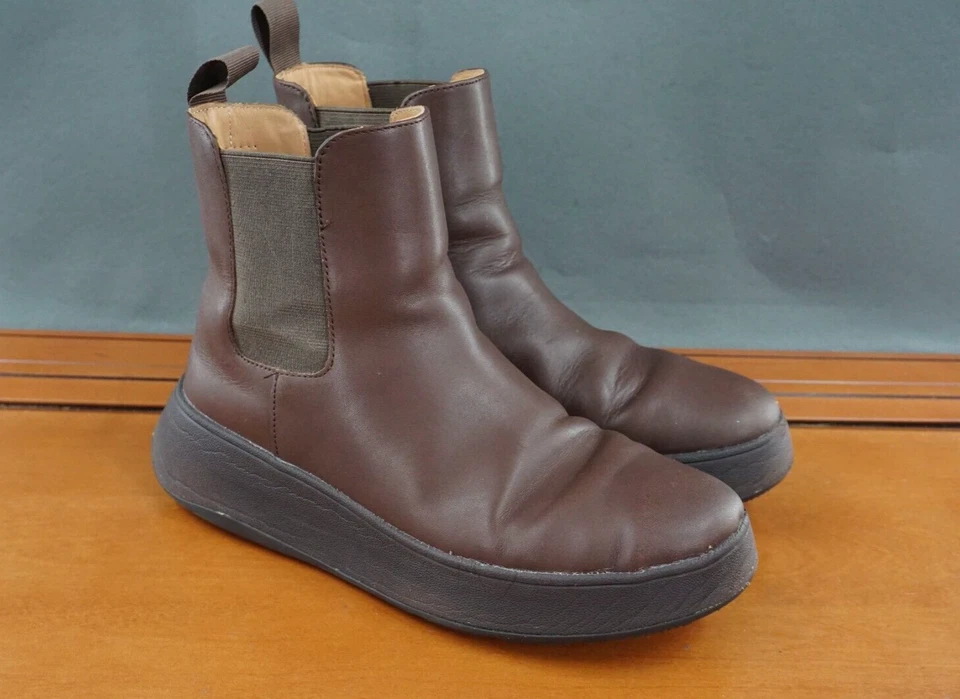 Bota Chelsea Feminina FitFlop Moda F 7 Couro Marrom Puxar Tornozelo Botinha - Imagem 3 de 4