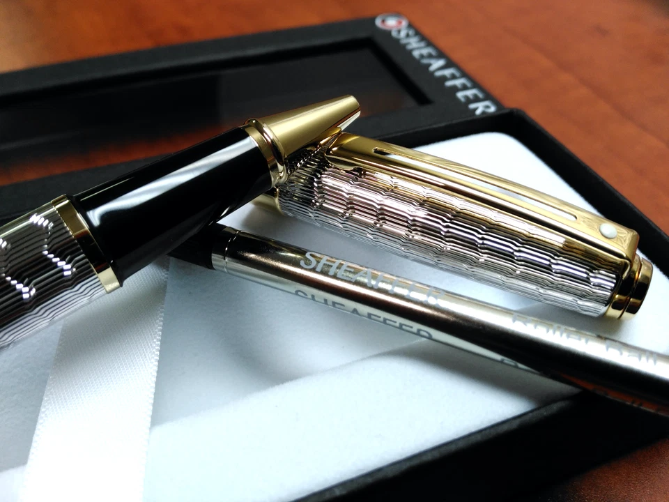 Bolígrafo Sheaffer Prelude Signature placa plateada piel de serpiente grabado Foto 4 de 4