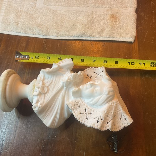Escultura de mármol tallada ornamentada busto niña gorro vintage - Imagen 7 de 8