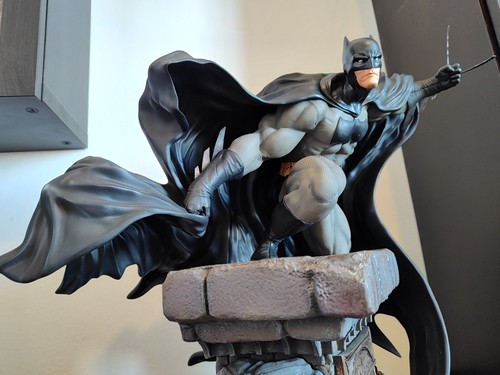 STATUA PREMIUM CUSTOM - DC -BATMAN IN BLACK SUITE - ALPHA3 -LIMITED 80 PCS - Foto 14 di 23