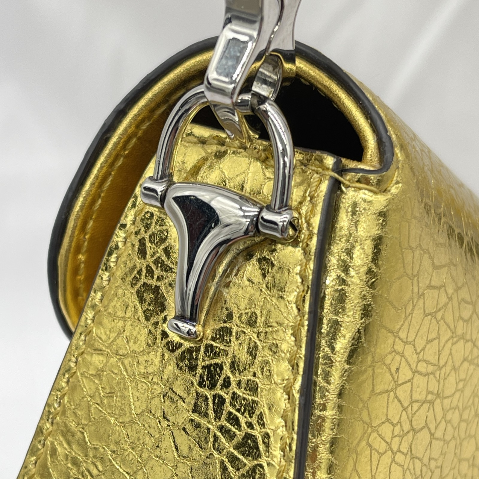 Gucci Mini Horsebit 1995 Asymmetric Shoulder Bag Metallic Leather Gold Pre-Owned thumbnail 12