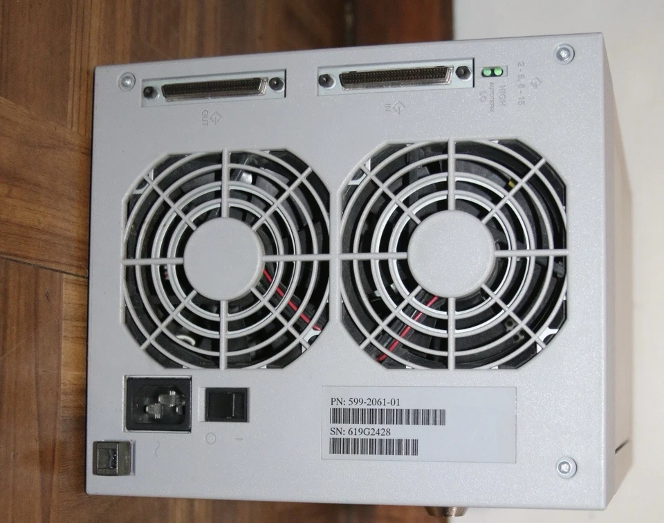 Sun 711 SCSI 12 Bay HDD Enclosure 599-2061-01 w/(7) 5402730-03, 5402936-02 - Image 4 of 4