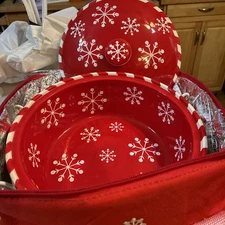 Temptations Christmas Bakeware New When I Opened It, It Has A Tiny Chip!