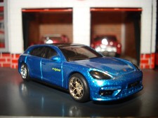 TURBO E HYBRID PORSCHE PANAMERA CUSTOM EDITION 1/64 HW RUOTE E PNEUMATICI AGGIUNTI