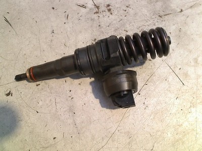 EINSPRITZVENTIL Volkswagen Passat (3B3) Sedan 1.9 TDI 130 (AWX) 2004 038130073BA
