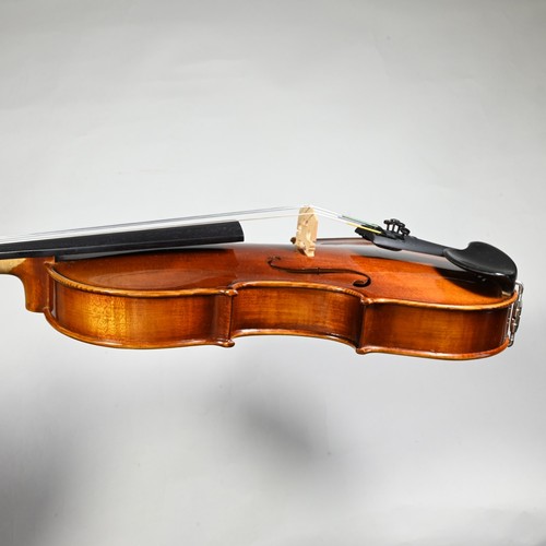 1/2 Suzuki Violin No. 300 (Intermediate) Nagoya Japan; Sugito Bow - Full Outfit - Picture 15 of 24