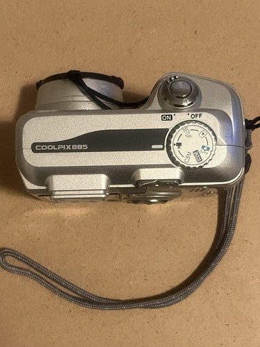 Nikon Coolpix 885 Digital Camera Tested & Works Compact Point and Shoot 3.2MP - Picture 3 of 9
