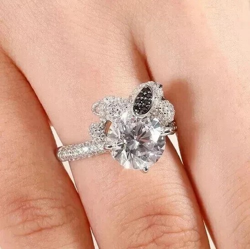 Anillo de compromiso para mujer Snoopy de diamantes creado en laboratorio de 2,20 quilates enchapado en oro blanco de 14 quilates - Imagen 5 de 5