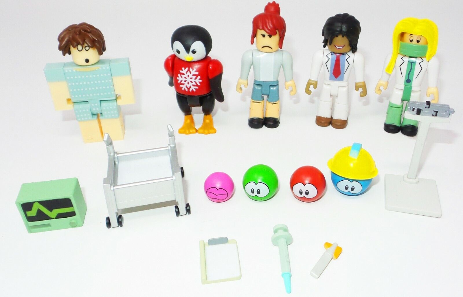 Roblox Celebrity Collection - MeepCity: Meep Hospital Figures COMPLETE!