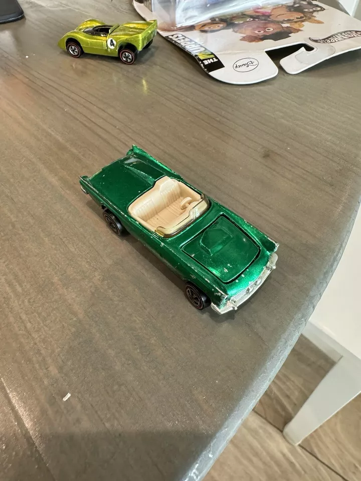 Hot Wheels Classic '57 T-bird - Verde - Interior Blanco - Vintage Redline Foto 2 de 4