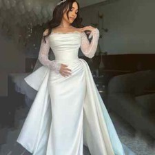 Elegant Lace Applique Wedding Dress Off Shoulder Long Sleeves Pleat Mermaid Gown