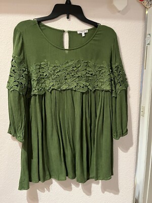 Women s Jodifil  Beautiful Green Blouse With Lace Size Small