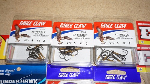 Lot of 31 Fishing Lures - Eagle Claw, Creme, Johnson, EZ On, Ozark Trail Etc. - Picture 3 of 11