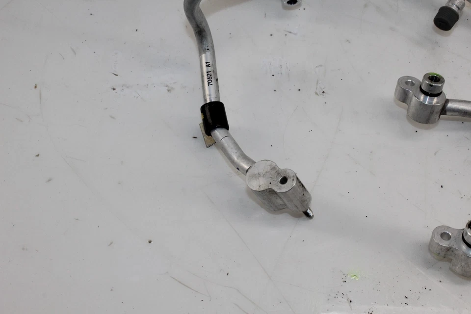 Juego de mangueras de línea de aire acondicionado Fiat 124 Spider 2017-2019 OEM Foto 2 de 4