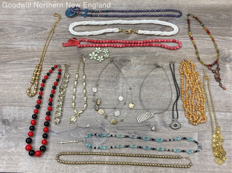 Costume Jewelry Mixed Assorted Necklaces Lot w. Multicolor Beaded Chain Pendant
