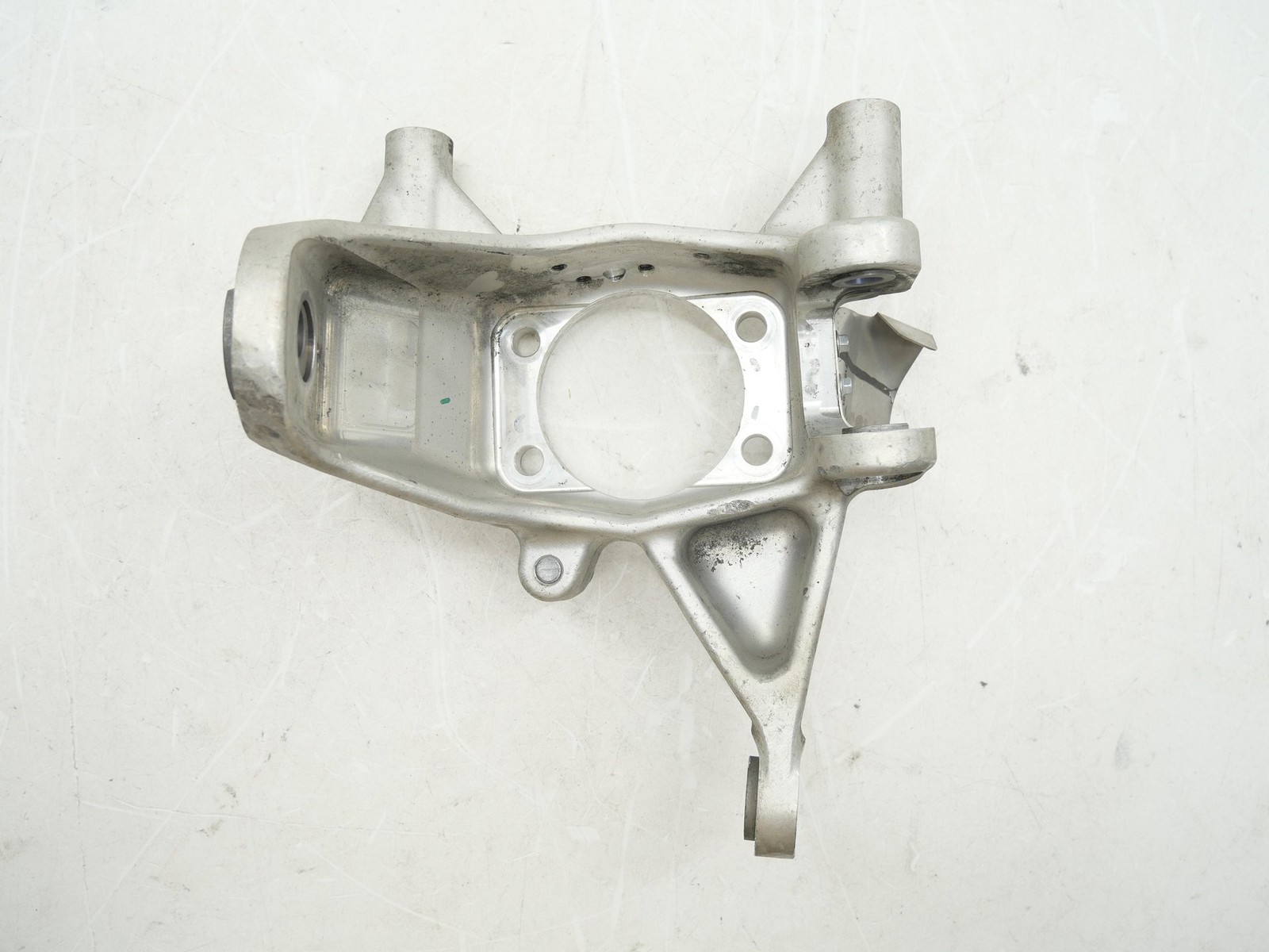 Used Rear Driver Spindle Knuckle Hub LH 2016-2021 McLaren 570S 11B0115CP OEM