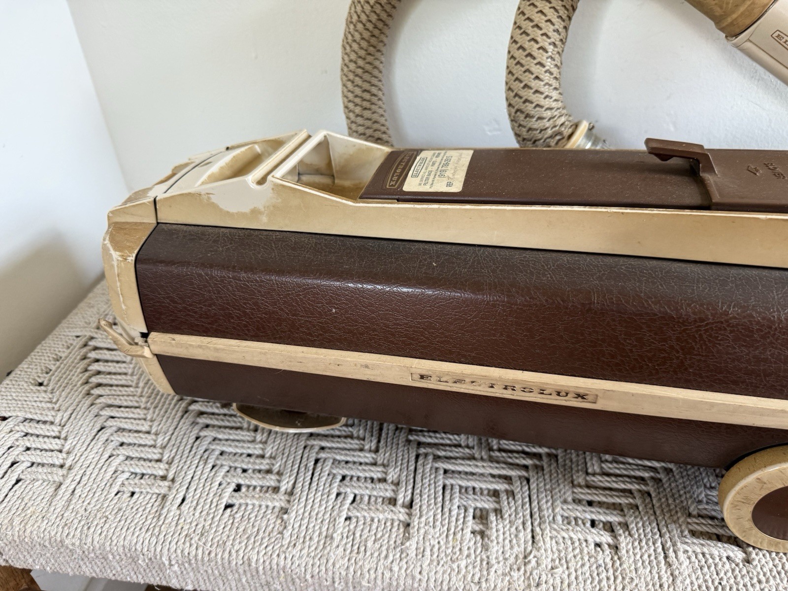 🍊Vintage 1980s Electrolux Model 1453 Canister Vacuum White/Brown | WORKS!