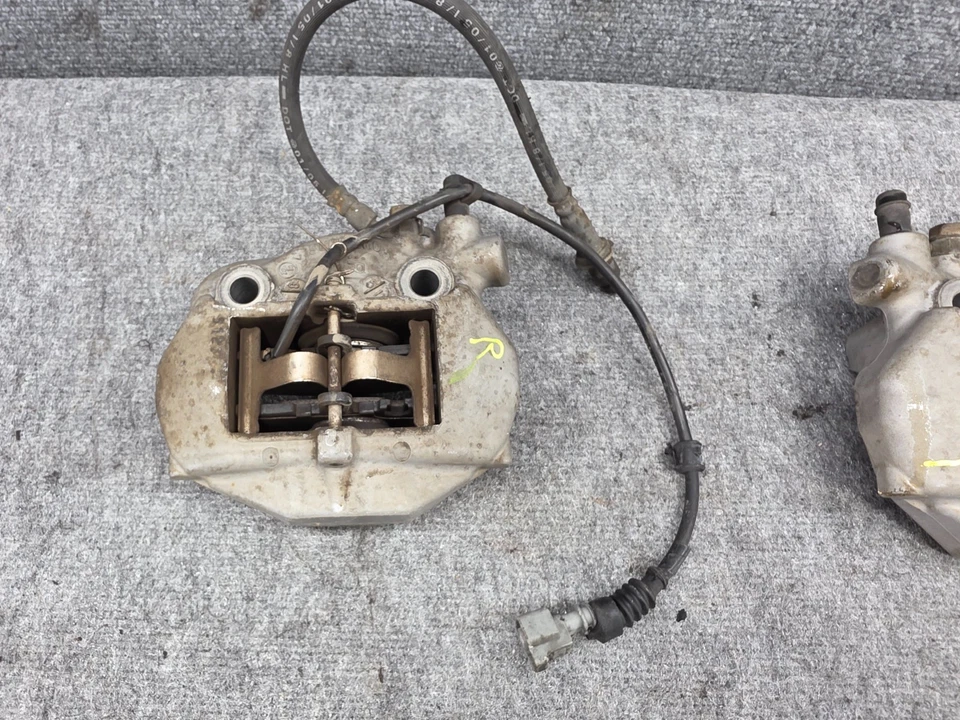 Juego de pinzas de freno delanteras derecha izquierda sumitomo 2001-2006 LEXUS LS430 OEM Foto 4 de 4