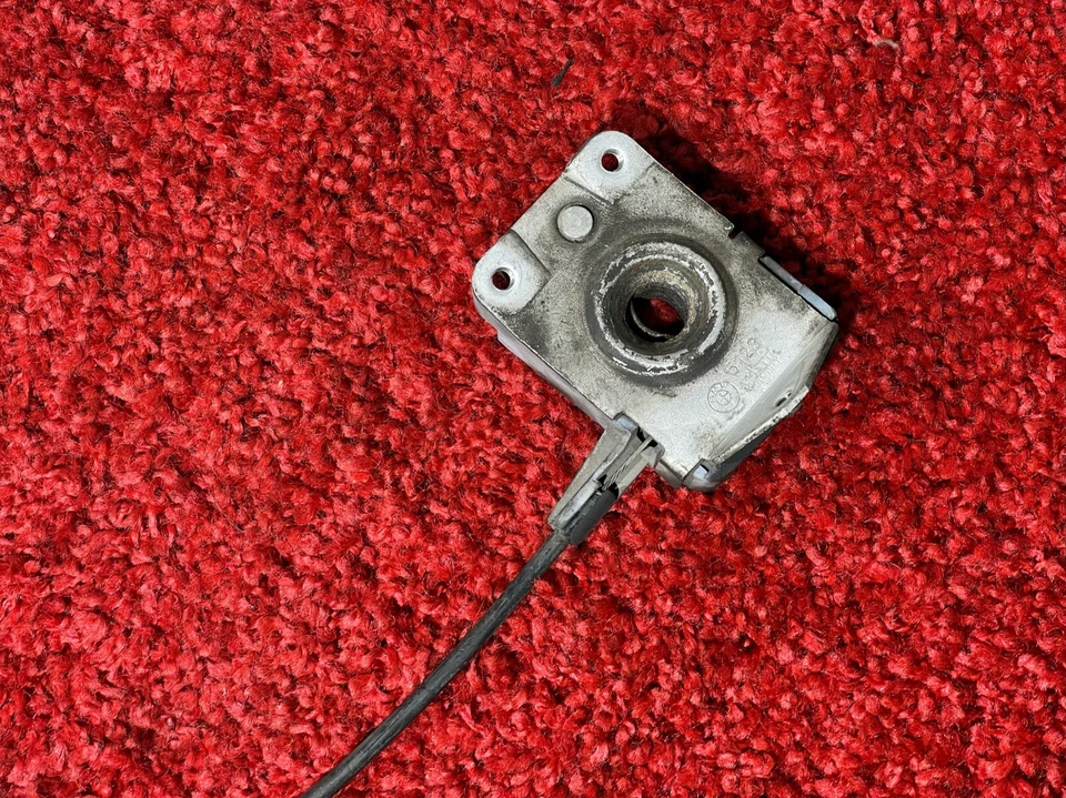 92-99 BMW E36 328i 325 318i M3 3-Series capô trava trava trava cabo fabricante de equipamento original - Imagem 2 de 4