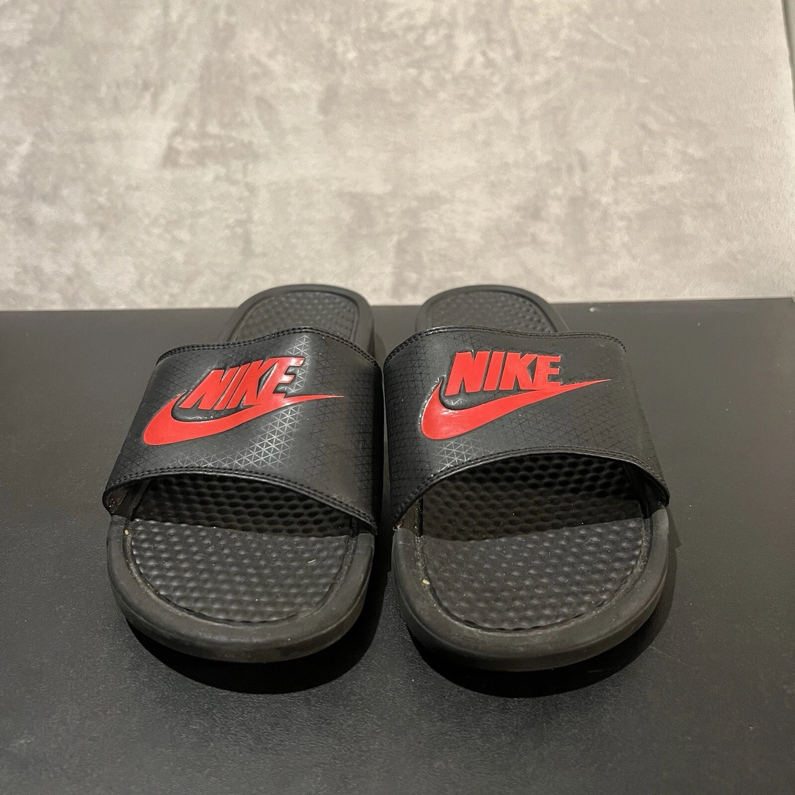 Nike Benassi Slides 10 sandali sportivi da uomo neri Challenge rossi 343880 060