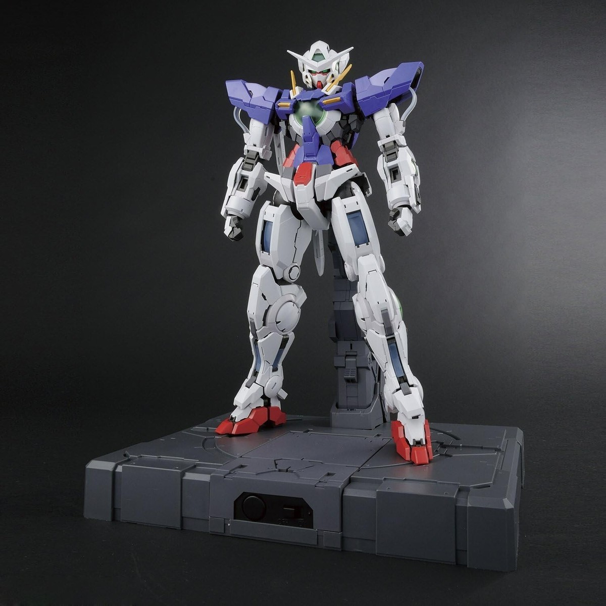 BANDAI 1:60 PG GUNDAM EXIA PLASTIC MODEL KIT PERFECT GRADE GUNDAM