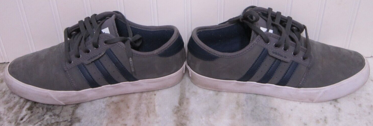 Adidas Mens Gray Suede Blue Stripe Shoes Size 7 LYV 029001