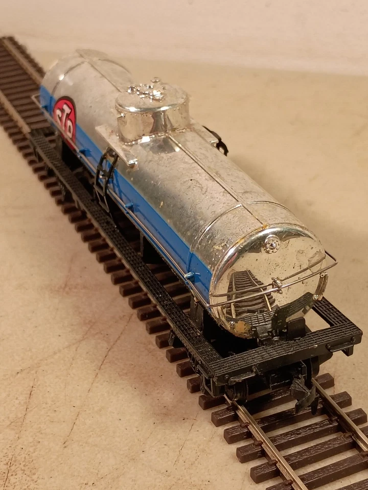 Vtg. Tyco 367B HO Scale Single Dome STP Chrome Tank Car - Image 2 of 4