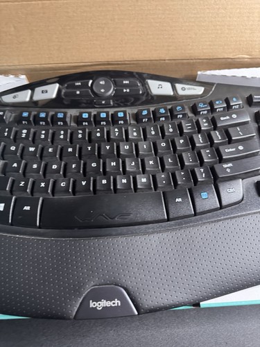 Logitech Comfort Wireless Combo Keyboard & Mouse - Picture 12 of 16