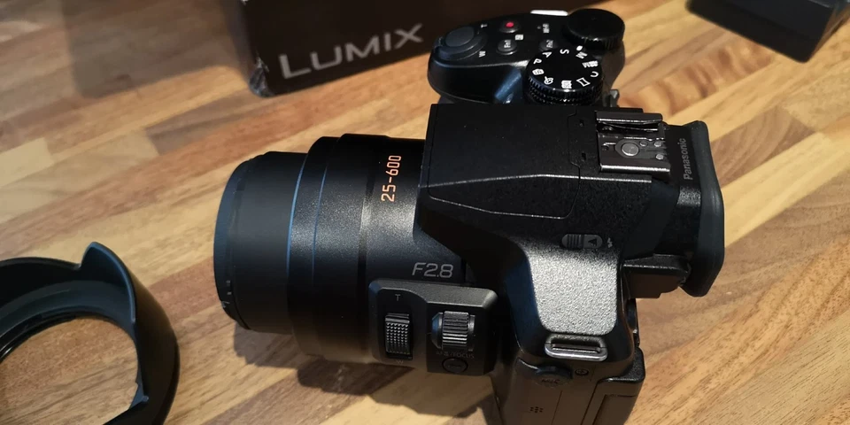 Panasonic Lumix DMC-FZ330, photo 3 of 5