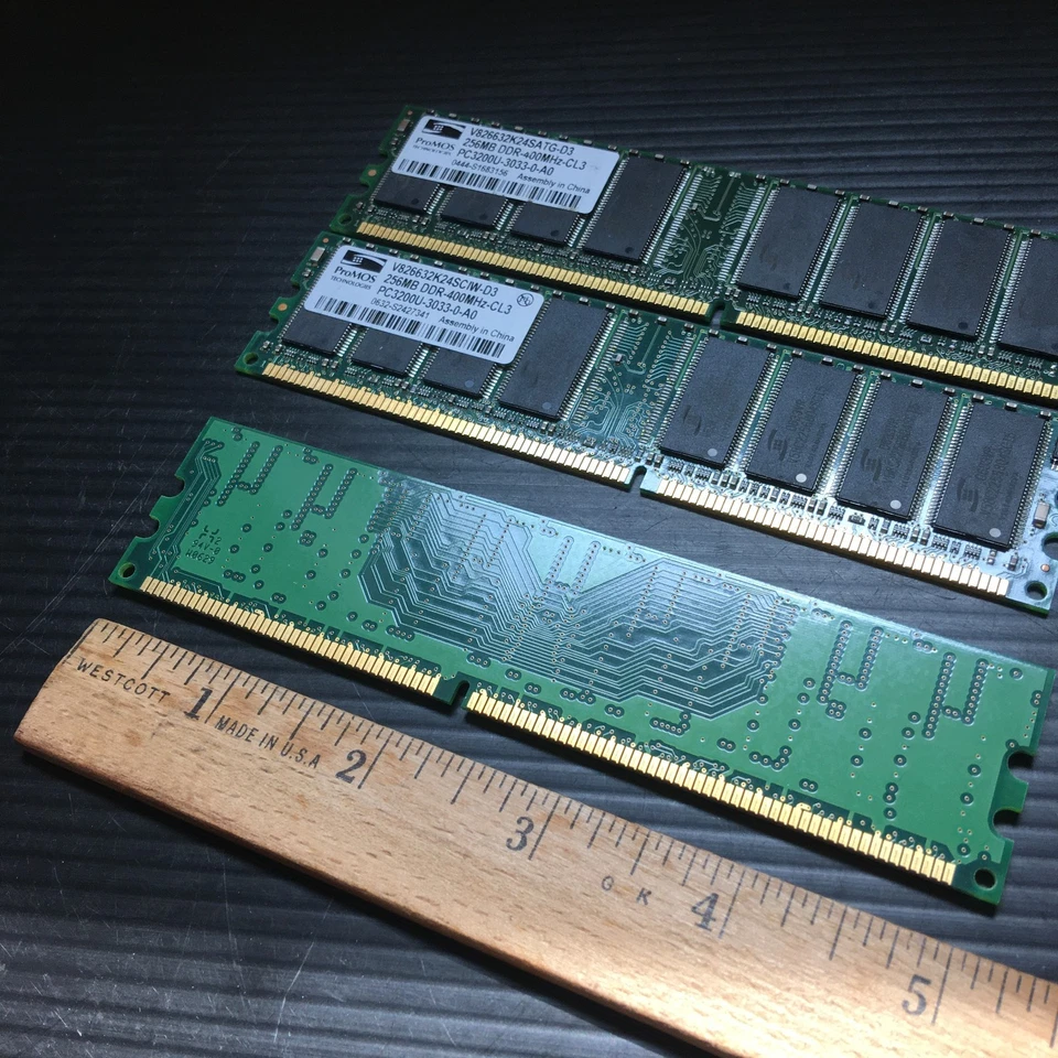 3PCS ProMOS V826632K24SCIW-D3 256MB DDR-400MHz-CL3 PC3200U-3033-0-A0 PC Memory - Image 3 of 4