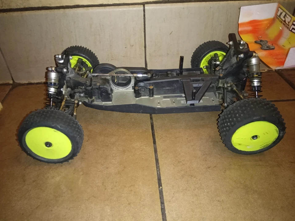 Losi TLR 22-4, 4x4 Carpet RC Buggy Racer Tires. Big Bore Aluminum Shocks Clay  - Image 3 of 4