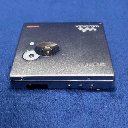 Reproductor Walkman NetMD Sony MZ-NE810 MD con control remoto y auriculares - Imagen 2 de 14
